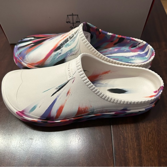 HUNTER • NEW IN BOX Unisex In and Out Bloom Algae Marble Foam Clogs - Picture 4 of 10